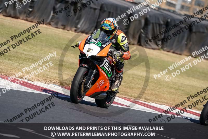 donington no limits trackday;donington park photographs;donington trackday photographs;no limits trackdays;peter wileman photography;trackday digital images;trackday photos
